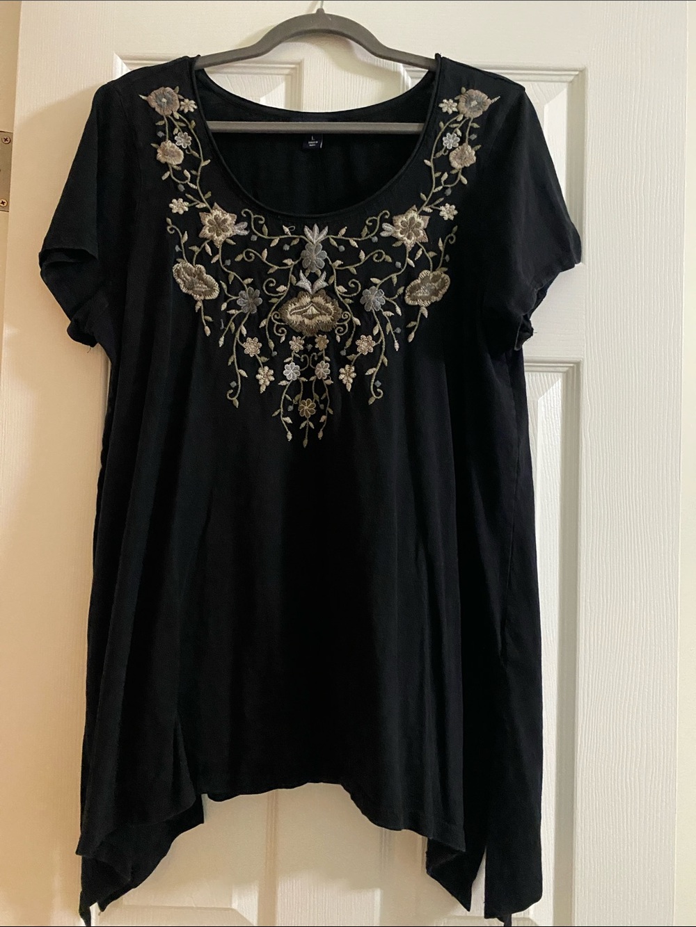 Black Embroidered Scoop Neck Tunic with Floral Detail